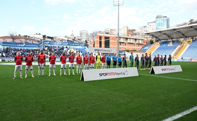 �stanbul Derbisi'nde olay: Destek i�in geldiler; kavga ettiler