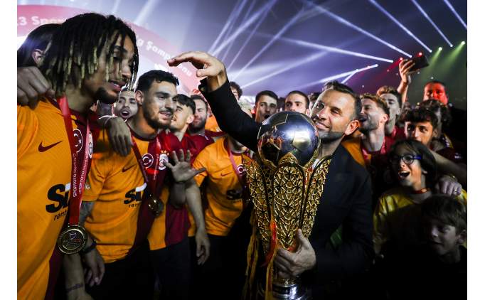 Okan Buruk'tan s�per sezon!