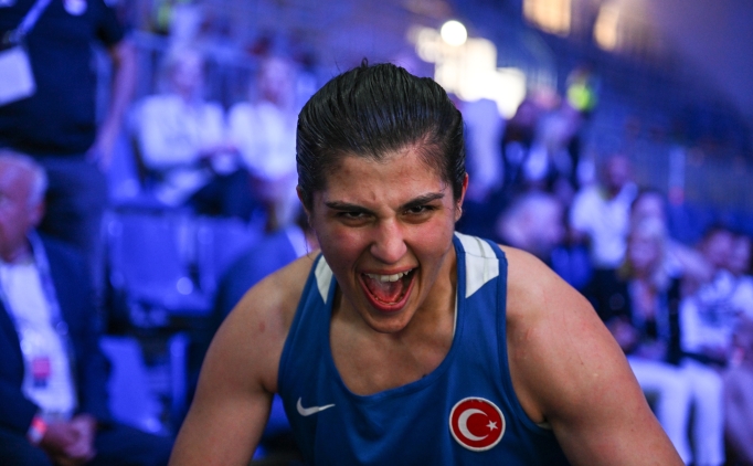 Milli boks�r Busenaz S�rmeneli, Kazakistan'da �ampiyon oldu