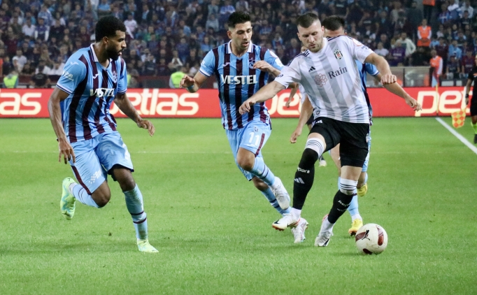 Burak Ylmaz, Ante Rebic'i idmandan gnderdi!