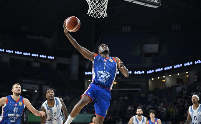 Anadolu Efes, sezonu �spanya'da a��yor