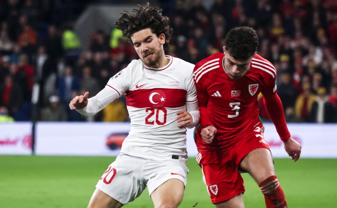 Ferdi Kad�o�lu devlerin k�skac�nda! Milli tak�mda izlediler