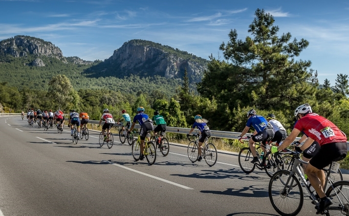 Akra Gran Fondo Antalya'da pedallar iyilik i�in d�necek