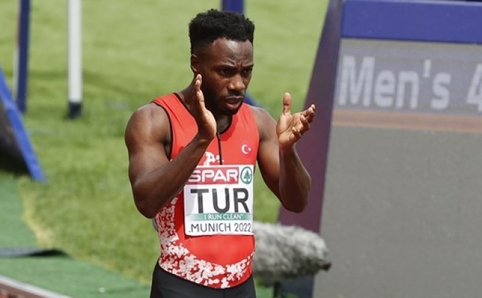 Kayhan �zer ile Emre Zafer Barnes yar� finalde