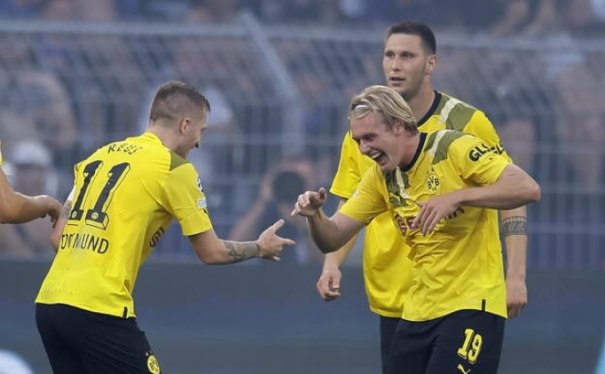 Dortmund ma� fazlas�yla liderli�e y�kseldi