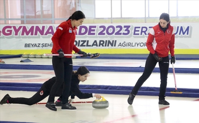Kad�n milli curlingciler d�nya �ampiyonas�nda ilk 6'da yer almay� hedefliyor