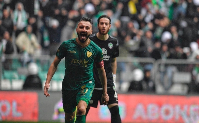 Bursaspor'da kaptan Enver Cenk �ahin i�in form�l bulundu!