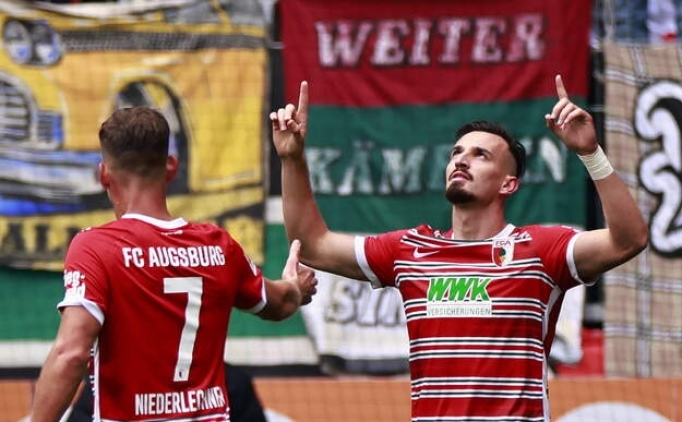 Berisha yine att, Augsburg kazand