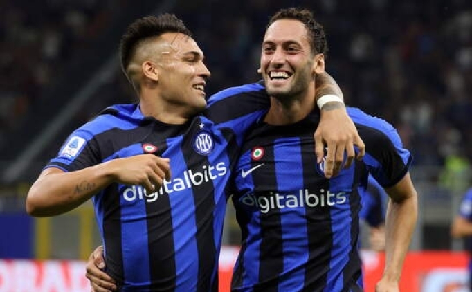 Hakan Çalhanoğlu'dan Zlatan ve Milan'a gönderme