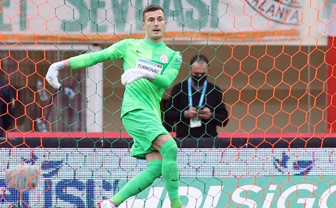 Fenerbah�e, Galatasaray'�n eski kalecisini istiyor