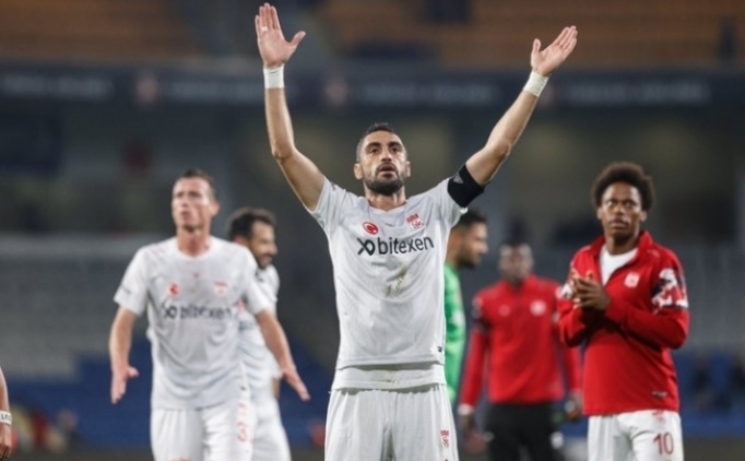 Galatasaray'da sol beke yeni form�l!