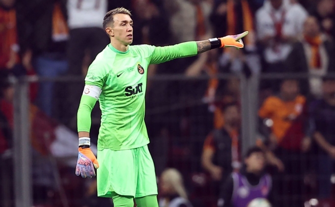 Fernando Muslera yine hayran bıraktı!