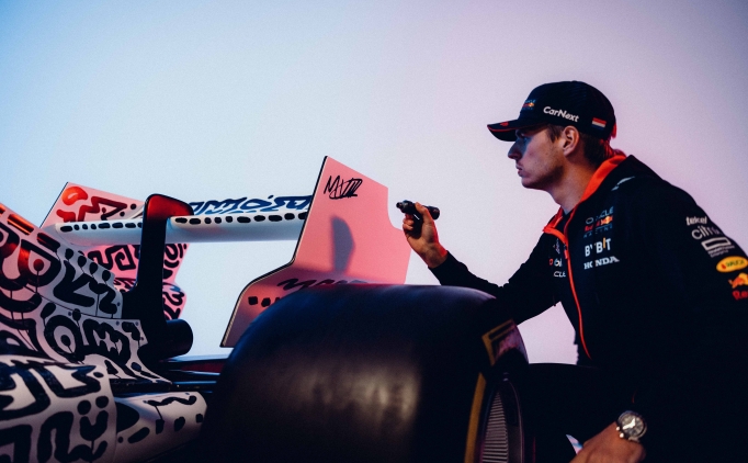 Red Bull Racing, Formula 1 2023 sezonunda kullanaca RB19'u tantt