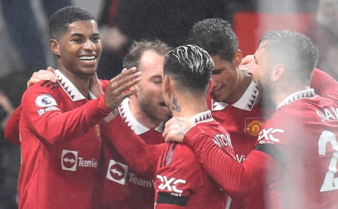 Manchester United, penaltlar ile finale ykseldi