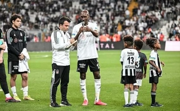 Atiba Hutchinson Be�ikta�'� b�rakm�yor