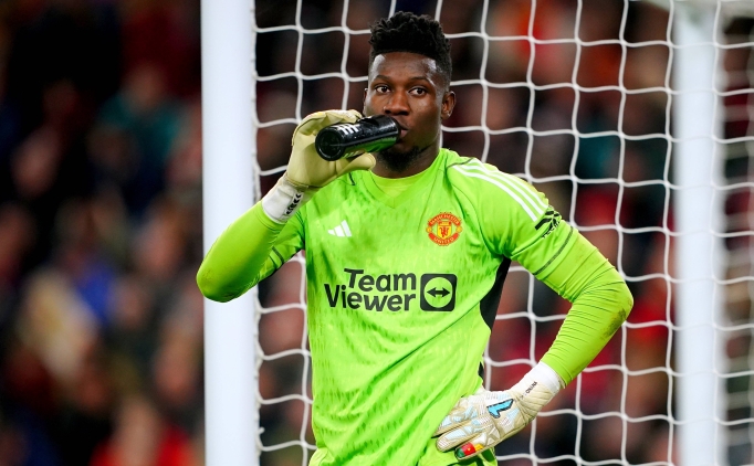 Van der Sar'dan Onana'ya tebrik