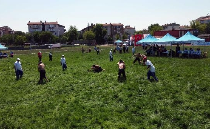 Trkiye niversiteleraras Yal Gre ampiyonas'nda pehlivanlar er meydannda