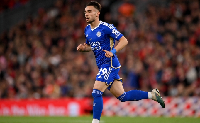 Yunus Akgnl Leicester'a yan baklmyor