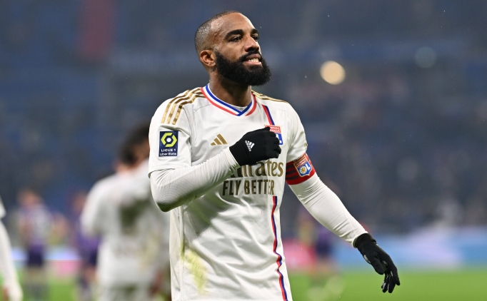 Lacazette hat-trick yapt, Lyon ligde ikinci kez kazand!