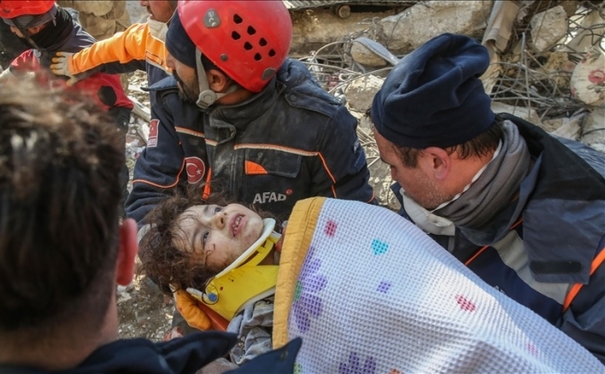 7 ya��ndaki �rem 131 saat sonra kurtar�ld�