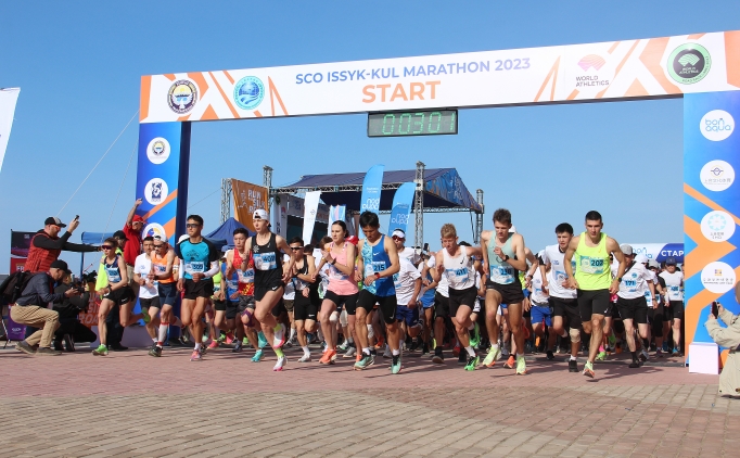 Krgzistan'da  4. Uluslararas Issk Gl Maratonu kouldu