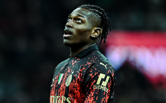 Milan Rafael Leao'nun sözleşmesini uzatıyor!