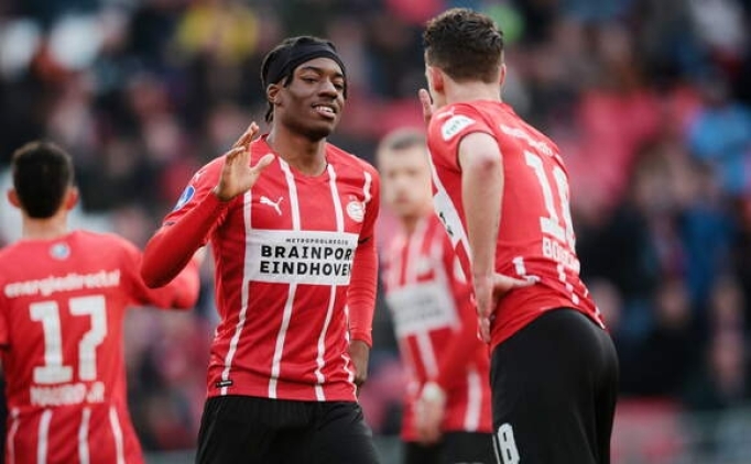 Chelsea, Noni Madueke'yi bitirdi!