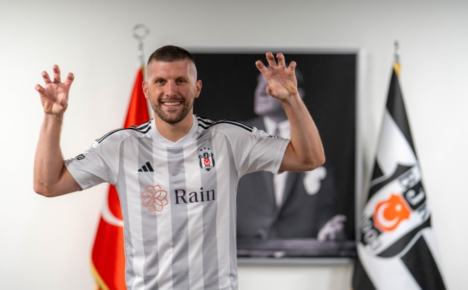 Ante Rebic ikinci yarda sahada