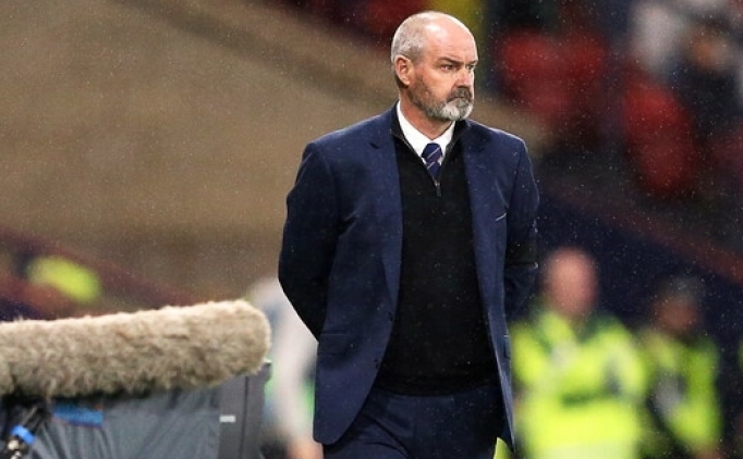 skoya'da teknik direktr Steve Clarke'n szlemesi uzatld