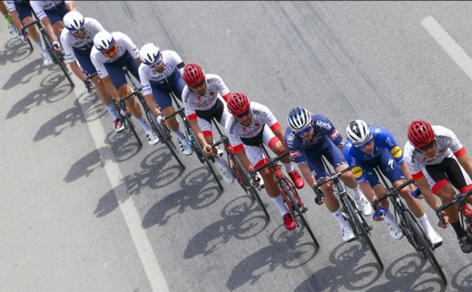 �stanbul'da bisiklet tutkunlar� fark�ndal�k i�in s�rd�