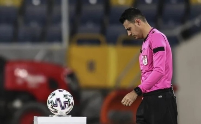 Ali ansalan'n Galatasaray karnesi nasl? te Ali ansalan'n Galatasaray ve Beikta karnesi