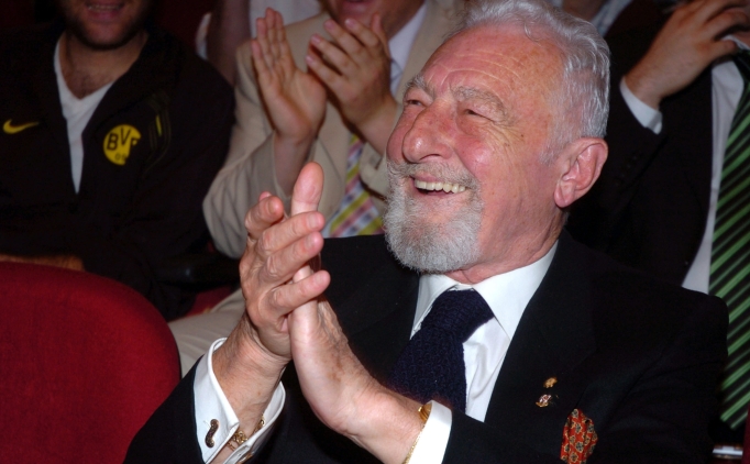 Galatasaray ve Fenerbah�e, S�leyman Seba'y� vefat�n�n 9. y�l�nda and�