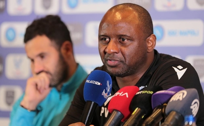 Patrick Vieira'dan Hakan alhanolu ve lkay Gndoan'a vg