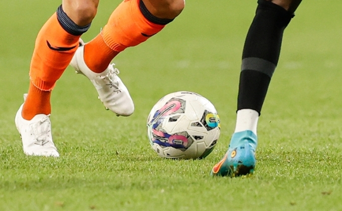 Bakla sahaya dalan futbolcu gnderildi