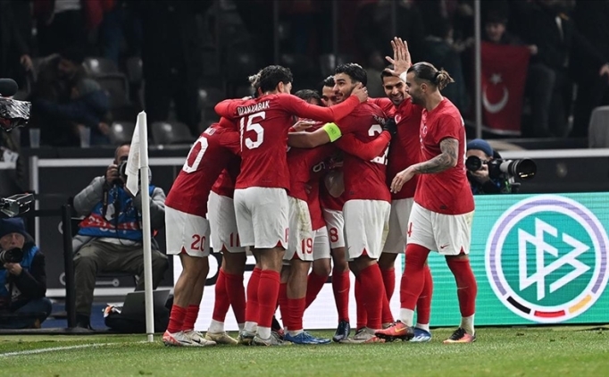 A Milli Futbol Takm, Galler'de tarihi baar peinde