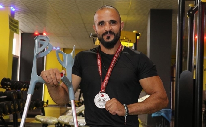 Sporla hayata tutunan bedensel engelli v�cut geli�tirmeci, milli tak�m hedefiyle �al���yor