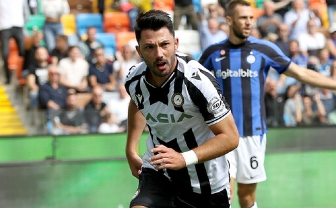 Udinese'de deprem yard�m� i�in a��k art�rma ba�lad�