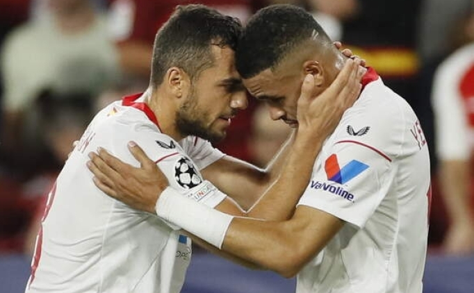 Manchester United kendi kendini yakt�