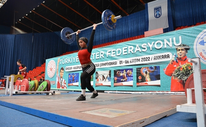 Kul�pler T�rkiye Halter �ampiyonas� Konya'da