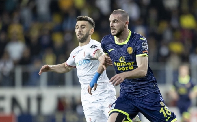 MKE Ankaragücü'nde ilk yarının en fazla süre alan ismi Mujakic