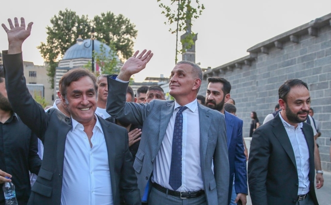 �brahim Hac�osmano�lu'ndan Diyarbak�r'a ziyaret