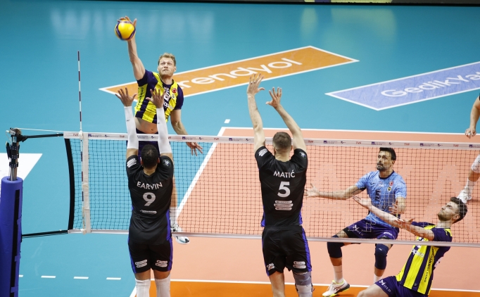 Halkbank, Fenerbahçe'yi yendi ve finale çıktı