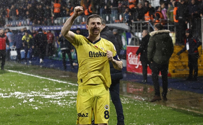 Fenerbah�e'de Mert Hakan Yanda� karar�