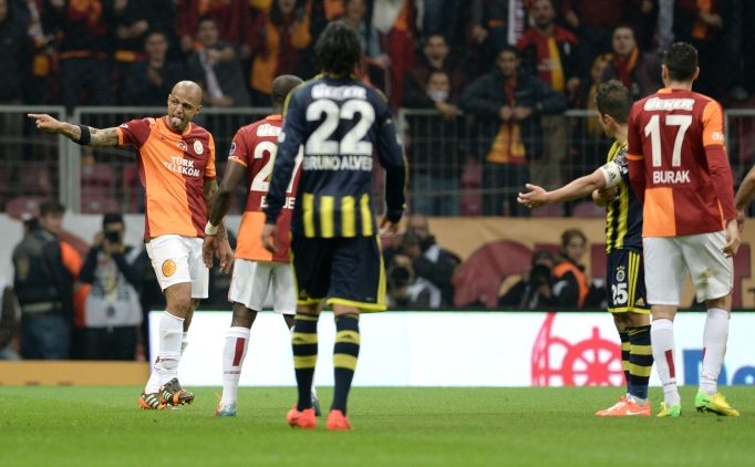 Felipe Melo'dan Emre Bel�zo�lu i�in olay payla��m!