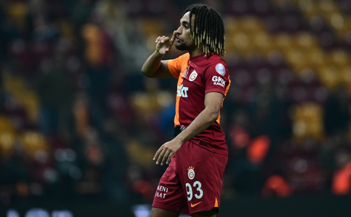 Galatasarayl� Sacha Boey'in �nlenemez ��k��� s�r�yor