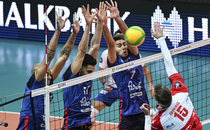 Halkbank evinde set alamadan kaybetti