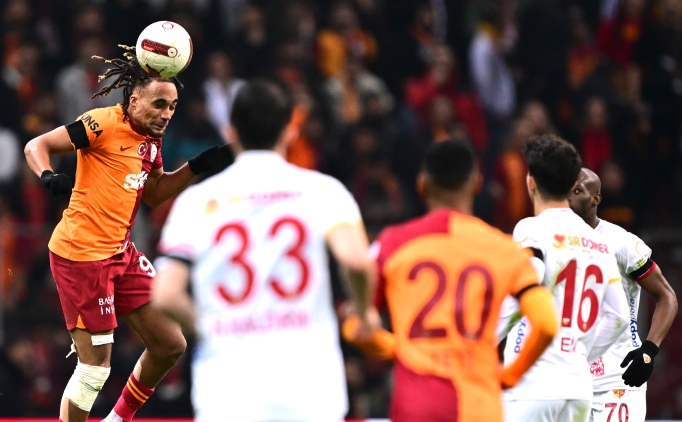 Galatasaray'da yok 'Boey'le fedakarl�k!