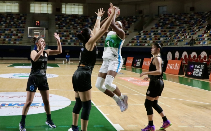İzmit Belediyespor evinde şov yaptı