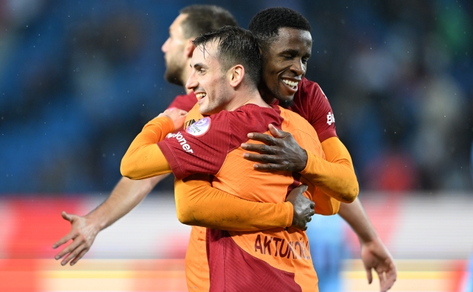 Galatasaray' Zaha ve Kerem Aktrkolu tayor