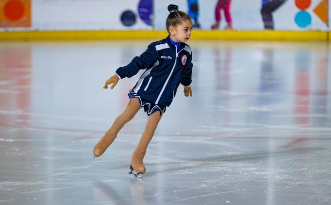 Artistik Buz Pateni Uluslararas� Ephesus Kupas�, �zmir'de ba�lad�